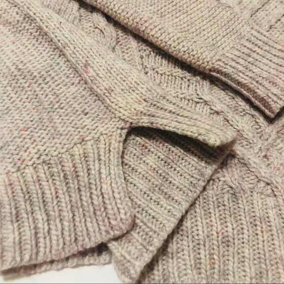||SOLD|| AE wool blend knit sweater - Picture 5 of 7